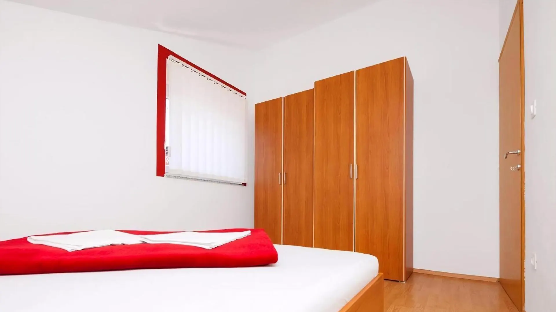 Moderne Ferienwohnung Mit Jacuzzi Liznjan Apartment